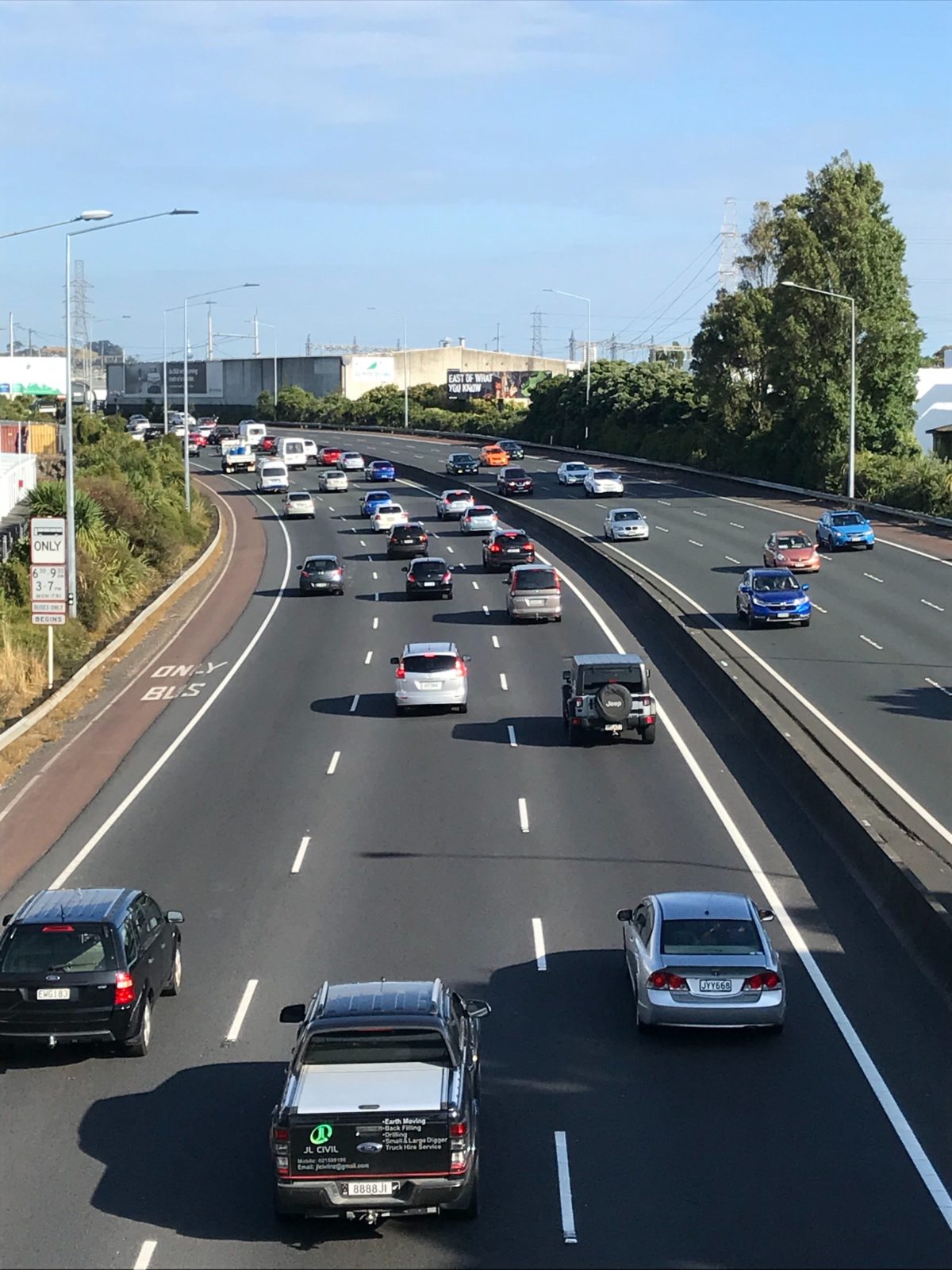 Unnecessary traffic on Auckland road
